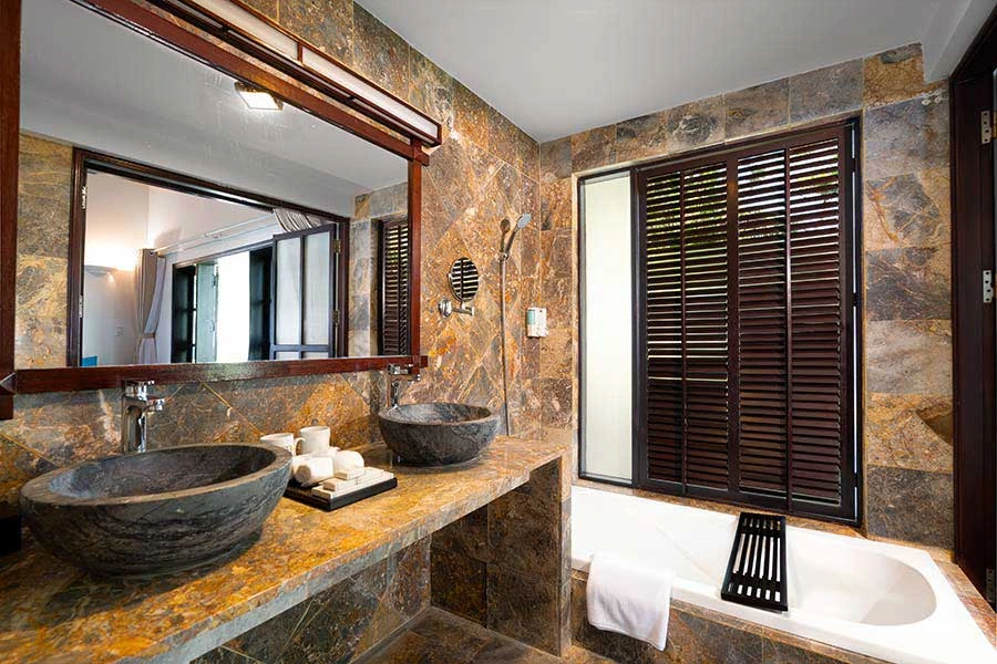 villa duplex ocean view bathroom rmh le belhamy beach resort